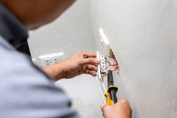 Best Emergency Electrical Repair  in Cloverleaf, TX